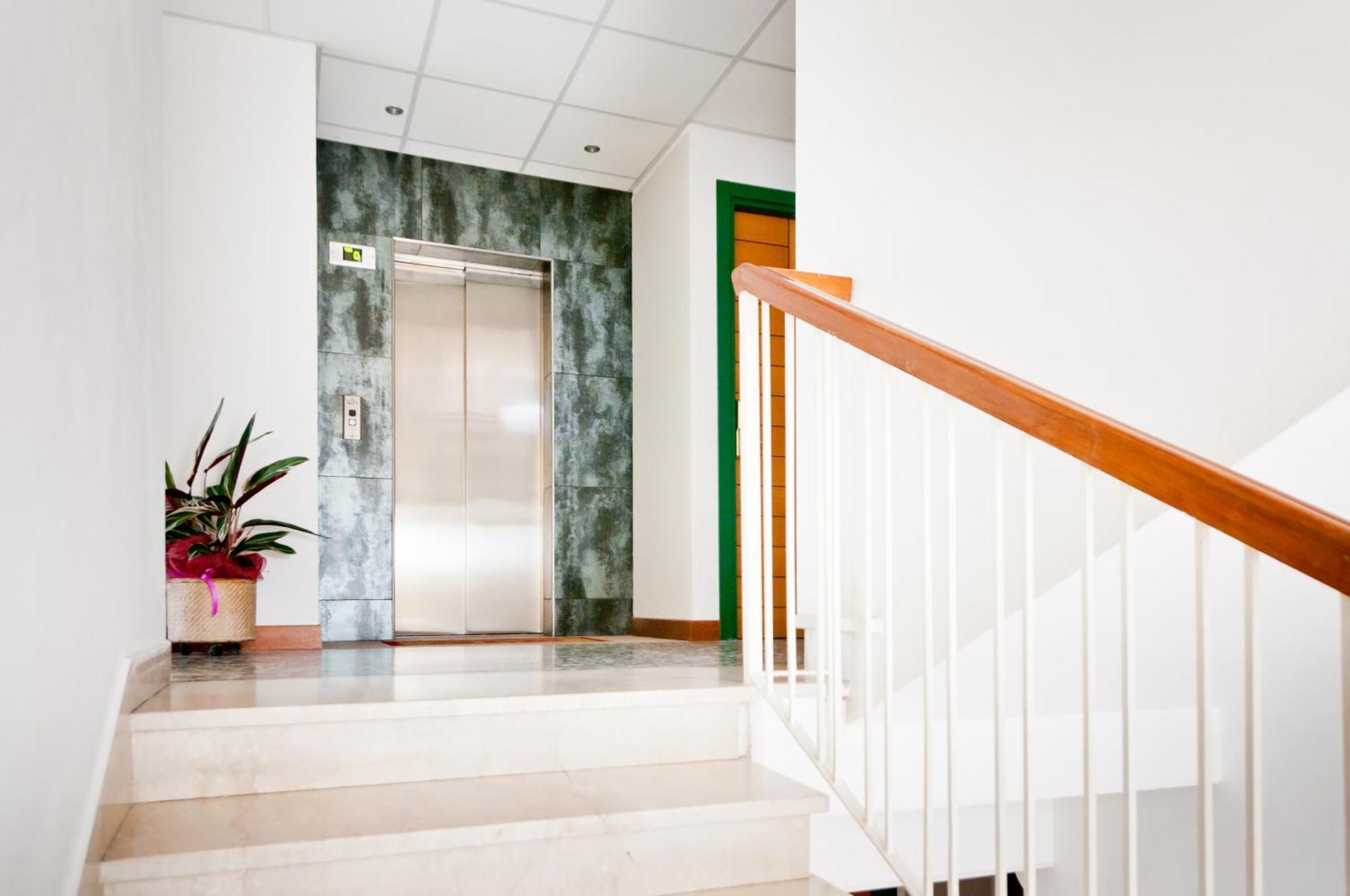 Hotel Milan Розолина-Маре Экстерьер фото