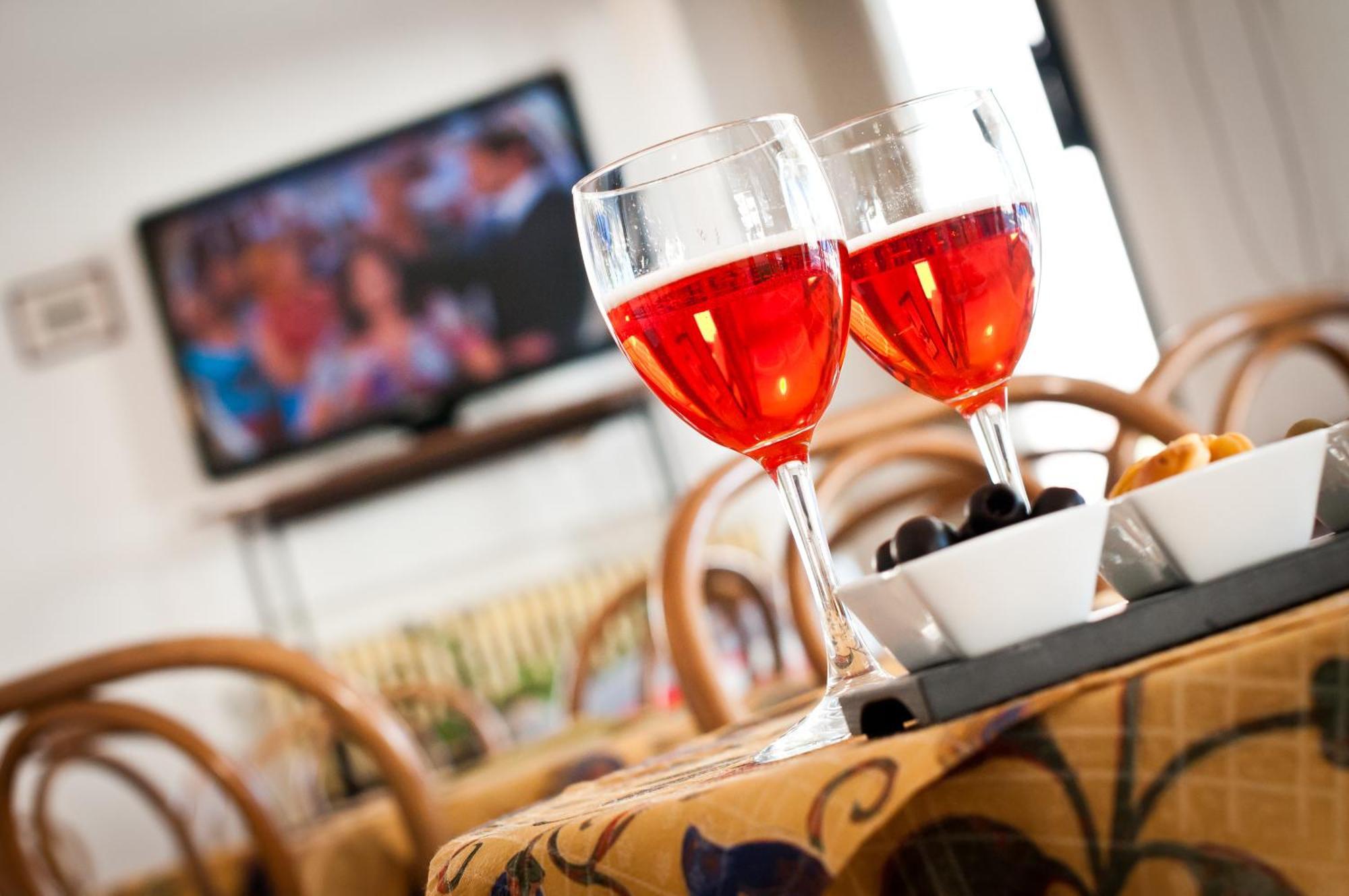 Hotel Milan Розолина-Маре Экстерьер фото