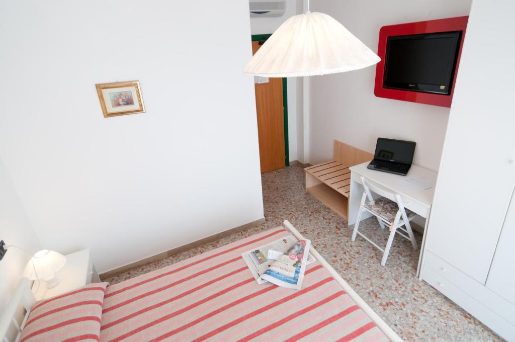 Hotel Milan Розолина-Маре Номер фото